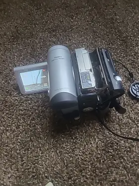 Vl-z3 Sharp Viewcam Z Minidv Silver And Black 2.5 Inch Lcd 500x Digital Zoom Camcorder #2