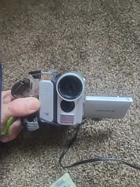 Vl-z3 Sharp Viewcam Z Minidv Silver And Black 2.5 Inch Lcd 500x Digital Zoom Camcorder #3