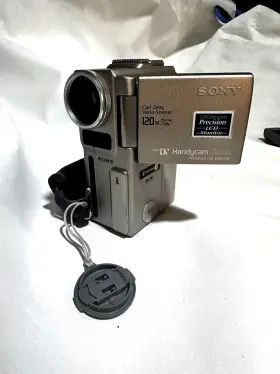 Dcr-pc1 Sony 1168864 Near Mint Handycam Mini Dv Camcorder