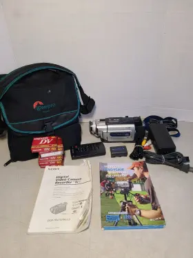 Dcr-trv17 Sony 121091 Digital Handycam Mini Dv Camcorder Video Camera Bundle Excellent