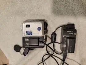 Dcr-pc5 Sony 24917 Tested Handycam Mini Dv Camcorder Nightshot. Plus Charger. Working