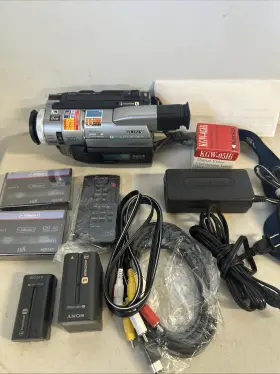 Dcr-trv310 Sony 32155 Handycam Digital 8 Steadyshot Nightshot Camcorder Bundle Tested