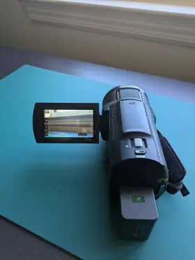 Ax-40 Sony Fdr - 4k Camcorder. Used In Excelent Condition. Battery And Charger