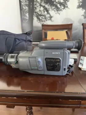 Ccc-f34 Sony Handycam Camcorder 8mm Video Camera For Repair Or Parts