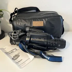 Ccd-fx230 Sony Handycam Video Hi8 Camcorder B&w Partially Tested See Desc