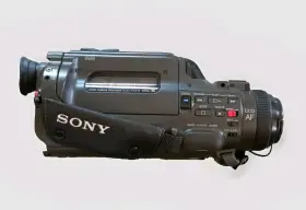 Ccd-fx411 Sony Handheld V Deo Camera Recorder Plus Three Batteries And A Charger #2