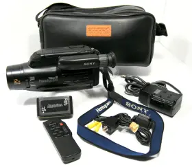 Ccd-fx435 Sony Handycam Video8 Camcorder Ccd-fx 435 Accessories And Bag As Is For Parts