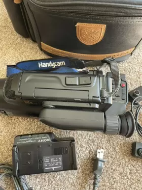Ccd-fx630 Sony Ccd-fx620 Video8 Handycam Camcorder 1 Battery And Accessories Charger Tested #3