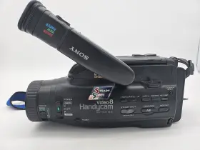 Ccd-fx640 Sony Video 8 Handycam With Battery Charger And Extras - Tested Works #2