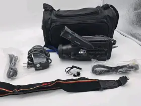 Ccd-fx640 Sony Video 8 Handycam With Battery Charger And Extras - Tested Works