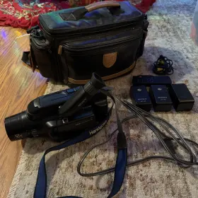 Ccd-fx730 Sony Video 8 Handycam With Charger And Remote Extra Batteries Tested