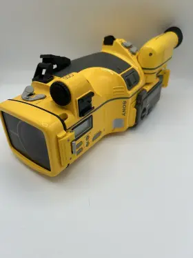 Ccd-sp7 Sony Vtg Handycam Sports Yellow Video 8 Water Resistant For Parts #c3 #2