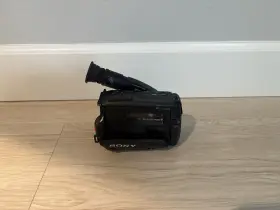 Ccd-tr105 Sony Handycam Video 8 Camcorder Read Description