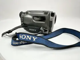 Ccd-tr200 Sony Handycam Camcorder Vide0 Hi8 Video Camera For Parts Or Repair