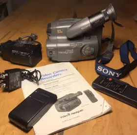 Ccd-tr28 Sony Handycam Video Camera Video8 Camcorder Charger And Battery Works