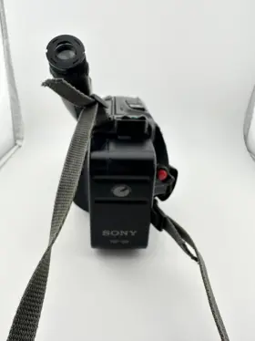 Ccd-tr31 Sony Vintage Video 8 Handycam Bag Strap Ac Adapter 3 Batteries #2