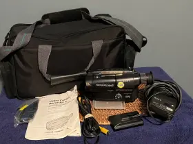 Ccd-tr44ntsc Sony Handycam Video 8 10x Variable Zoom Bundle