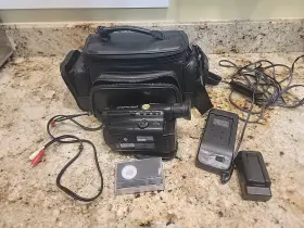 Ccd-tr54 Sony Handycam Video Camera Recorder With Bag Battery A/v Cords Charger #2