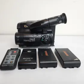 Ccd-tr61 Sony Video8 Handycam - Camcorder 8mm Untested