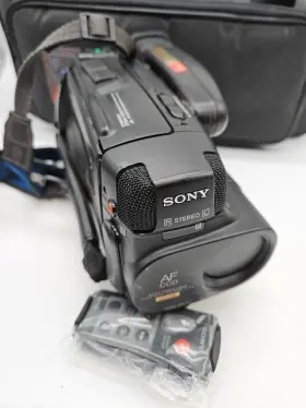 Ccd-tr65 Sony Vtg Handycam Video 8 Camera W Accessories And Case Untested #3