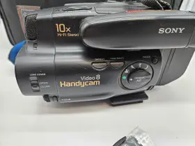 Ccd-tr65 Sony Vtg Handycam Video 8 Camera W Accessories And Case Untested