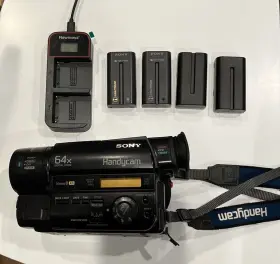 Ccd-tr67 Sony Handycam 8mm Analog Camcorder 4 Batteries Plus Case Tested