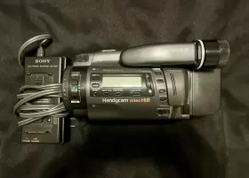 Ccd-tr700 Sony Video Camera Recorder With Charger For Parts