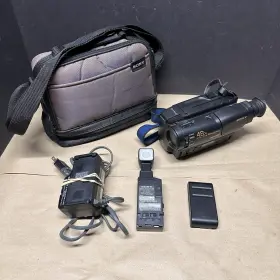 Ccd-tr750 Sony Hi8 48x Digital Handy Camcorder With Flash Battery Charger And Bag