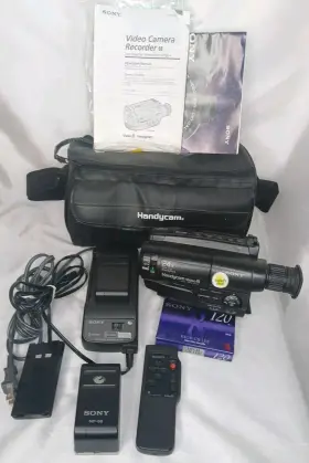 Ccd-tr814 Sony Handycam Bundle Untested As Is