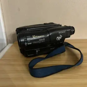 Ccd-tr82 Sony Camcorder - Black Camera Only Untested Parts Or Repair