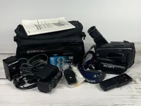 Ccd-tr93-ntsc Sony Handycam Video Recorder 8 Ccd-tr93 Battery Charger Remote Bag Tape Manual