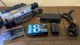 Ccd-trv37 Sony Ccd-trc37 Handycam Vision Ccd-trv37- Tested Works With Battery/charger/ 2 New Tapes