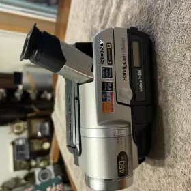 Ccd-trv108 Sony Handycam Hi-8 Analog Camcorder