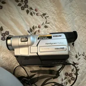 Ccd-trv116 Sony Handycam Vision Hi8 Handheld Camcorder 20x/560x 2.5 Inch A/v