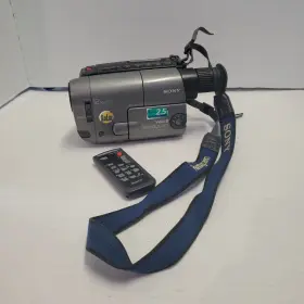 Ccd-trv11e Sony Video 8 Handycam Ccd-trv11 12x Zoom Camera Recorder And Remote Untested