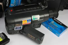 Ccd-trv212 Sony Video 8mm Analog Camcorder With 2 New Tapes - Working #3