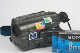 Ccd-trv212 Sony Video 8mm Analog Camcorder With 2 New Tapes - Working