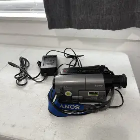 Ccd-trv21e Sony Handycam Pal Video 8 Camcorder Untested Powers On