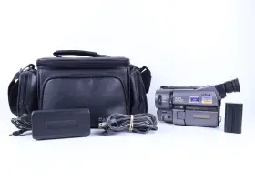 Ccd-trv23e Sony Handycam Vision Hi8 Camcorder With Charger And Bag - Fully Tested
