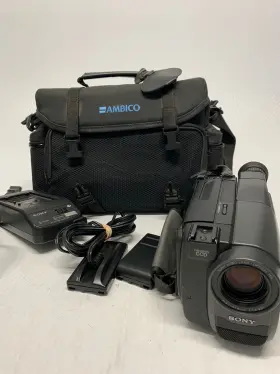 Ccd-trv312 Sony Video Camera Recorder Handycam Steadydhot 8/charger/case