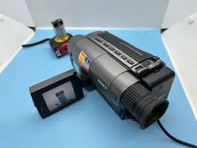 Ccd-trv33 Sony Rare Video Camera Recorder With Car Lighter Adapter And Manual #3