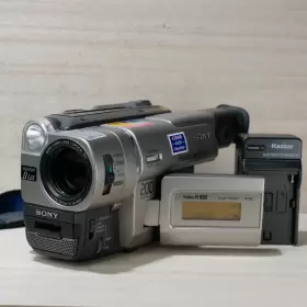 Ccd-trv37 Sony Handycam Video 8 Tape Camcorder Tested W Charger