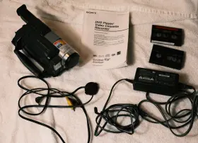 Ccd-trv49 Sony Handycam Vision Video Camera Camcorder - Hi-8 And Cassettes