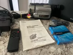 Ccd-trv75 Sony Handycam Vision Video Hi-8 Xr 72x Camcorder With Accessories Read #3