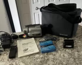Ccd-trv75 Sony Handycam Vision Video Hi-8 Xr 72x Camcorder With Accessories Read