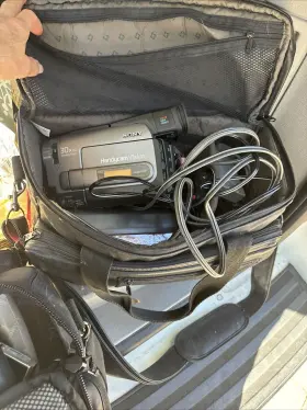 Ccd-trv82 Sony Handycam Hi-8 Camcorder With Battery Charger Cassette Ir Receiver