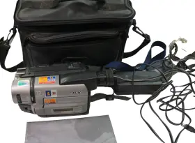 Ccd-trv915 Sony Video Hi-8 Recorder W Bag Power Adapter Manual 2 Tapes