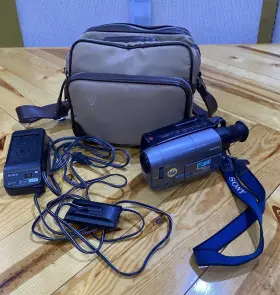 Ccd-trv11 Sony Ccd-tvr11 Video 8 Digital Handycam Recorder Works Battery Cord And Bag