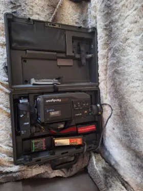 Ccd-v5 Sony Video Camera Recorder In Hard Case With Extras Parts Only Not Working