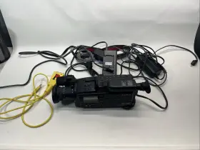 Ccd-v99 Sony Video Camera Hi8 Camcorder Bundle - Black With Extras Untested